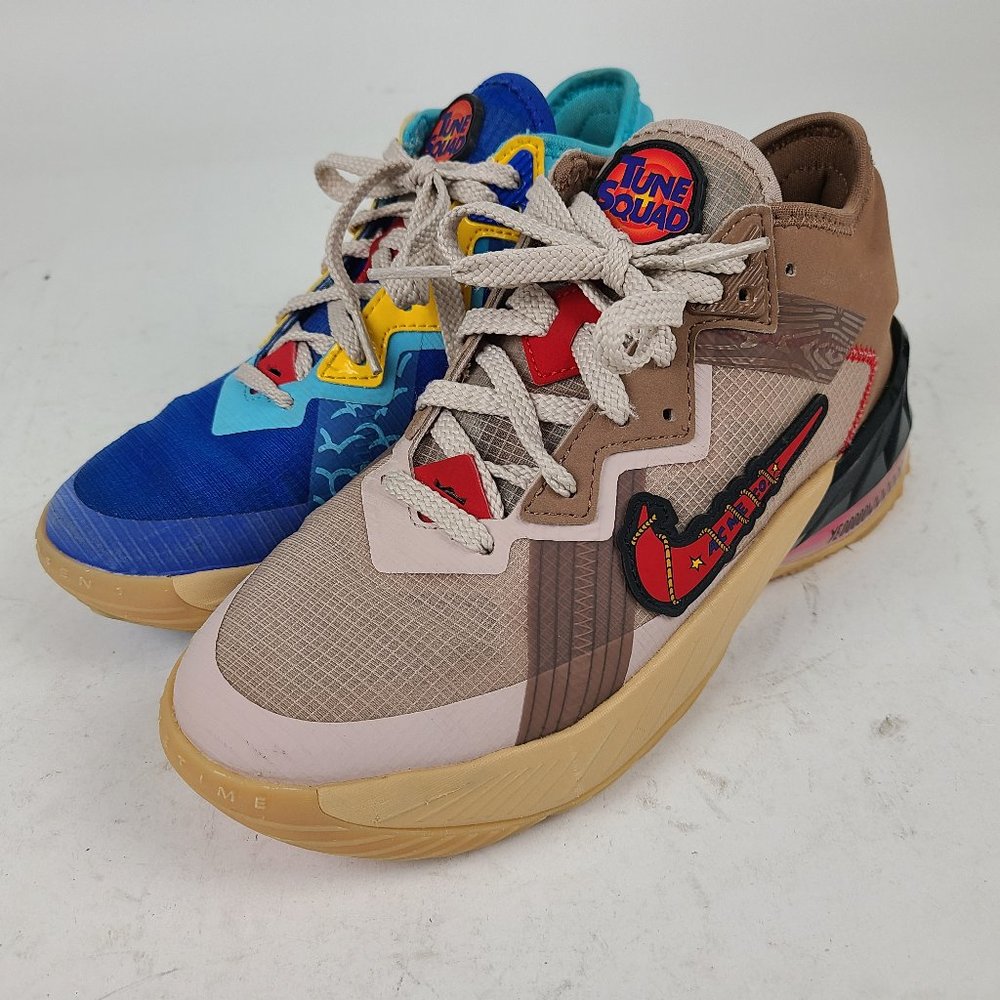 Nike Lebron 18 Low Wile E. vs Roadrunner Space Jam (GS) Size 5Y - Womens 6.5